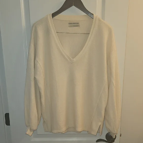 Urban Outfitters Cream Fuzzy Lillu V-Neck Pullover Sweater, XS, Oversized, Boxy - Picture 2 of 10